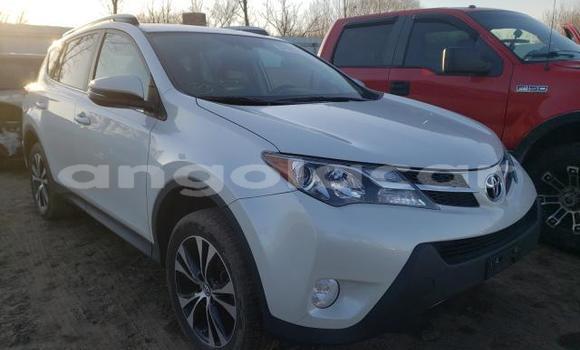 Comprar Usado Toyota RAV4 Branco Carro em Benguela em Benguela