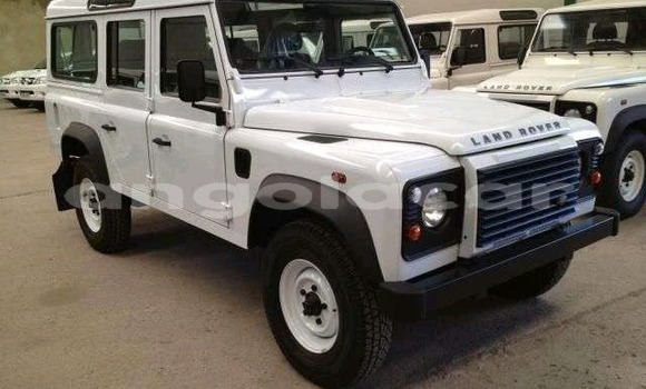Buy Used Land Rover Defender White Car in Luanda in Luanda Province Buy Used Land Rover Defender White Car in Luanda in Luanda Province