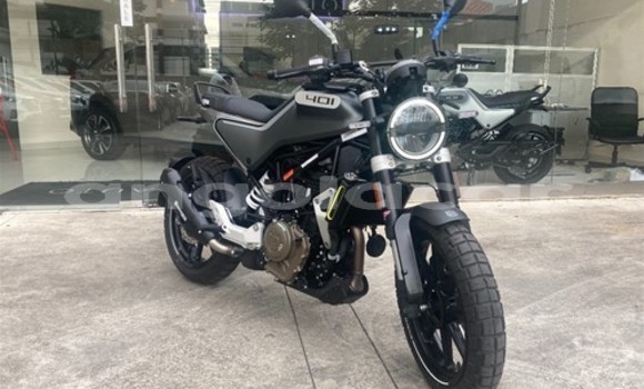 Acheter Occasion Moto Husqvarna STR 650 CRC Supermotard Noir à Luanda, Province de Luanda Acheter Occasion Moto Husqvarna STR 650 CRC Supermotard Noir à Luanda, Province de Luanda