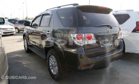 Comprar Importar Toyota Fortuner Outro Carro em Import - Dubai em Bengo Province Comprar Importar Toyota Fortuner Outro Carro em Import - Dubai em Bengo Province