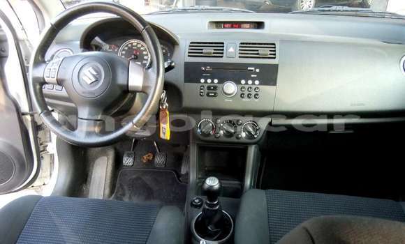 Acheter Occasion Voiture Suzuki Swift Blanc à Luanda, Province de Luanda Acheter Occasion Voiture Suzuki Swift Blanc à Luanda, Province de Luanda
