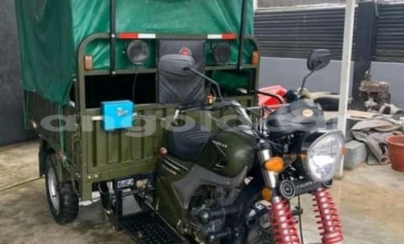 Comprar Usado Aprilia AF1 Verde Moto em Luanda em Luanda Province