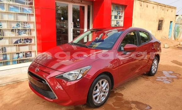 Acheter Occasion Voiture Toyota Yaris Rouge à Luanda, Province de Luanda