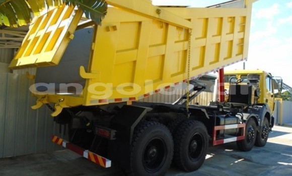 Comprar Usado Mercedes‒Benz 3331 Outro Caminhão em Moçâmedes em Namibe Province Comprar Usado Mercedes‒Benz 3331 Outro Caminhão em Moçâmedes em Namibe Province