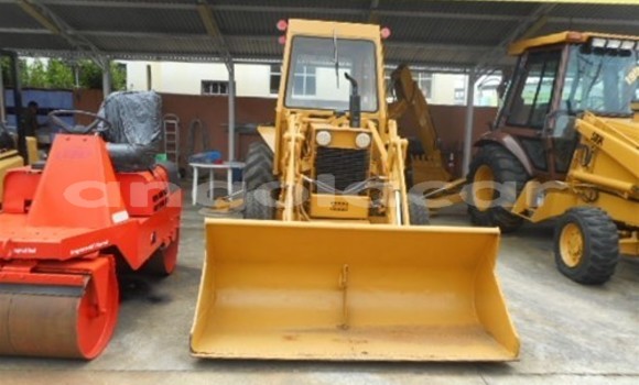 Buy Used Caterpillar 120 Other Truck in Luena in Moxico Buy Used Caterpillar 120 Other Truck in Luena in Moxico