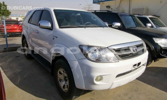 Buy Import Toyota Fortuner White Car in Import - Dubai in Bengo Province Buy Import Toyota Fortuner White Car in Import - Dubai in Bengo Province