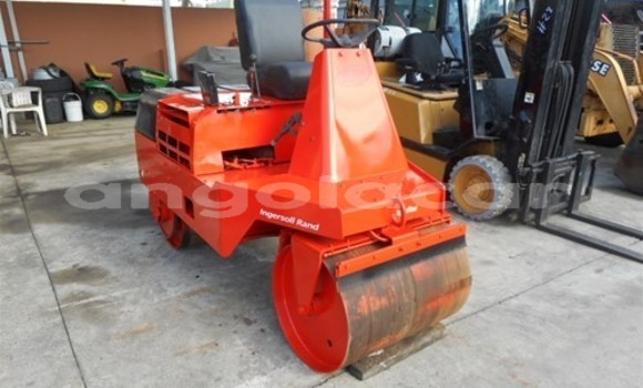 Comprar Usado Caterpillar 120 Outro Caminhão em Luena em Moxico Comprar Usado Caterpillar 120 Outro Caminhão em Luena em Moxico