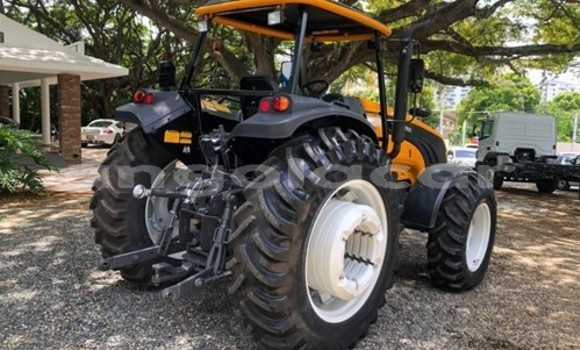 Comprar Usado Caterpillar 120 Outro Caminhão em Luena em Moxico Comprar Usado Caterpillar 120 Outro Caminhão em Luena em Moxico