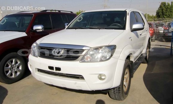 Buy Import Toyota Fortuner White Car in Import - Dubai in Bengo Province Buy Import Toyota Fortuner White Car in Import - Dubai in Bengo Province