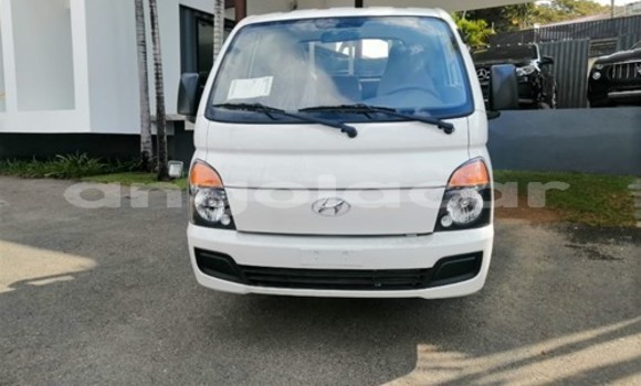 Comprar Novo Hyundai H200 Branco Carro em Luena em Moxico Comprar Novo Hyundai H200 Branco Carro em Luena em Moxico