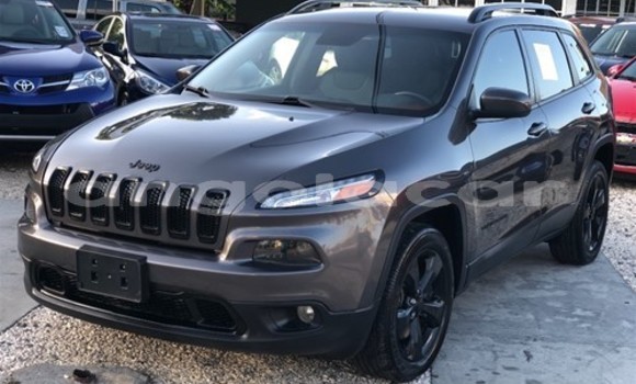 Comprar Usado Jeep Grand Cherokee Preto Carro em Luena em Moxico