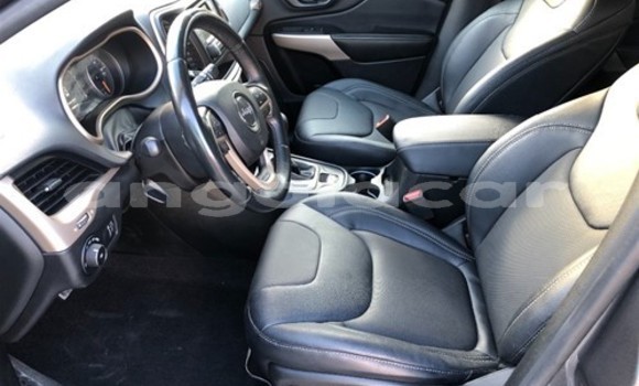 Comprar Usado Jeep Grand Cherokee Preto Carro em Luena em Moxico Comprar Usado Jeep Grand Cherokee Preto Carro em Luena em Moxico