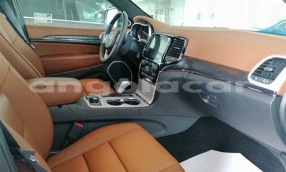 Comprar Usado Jeep Grand Cherokee Branco Carro em Luena em Moxico Comprar Usado Jeep Grand Cherokee Branco Carro em Luena em Moxico