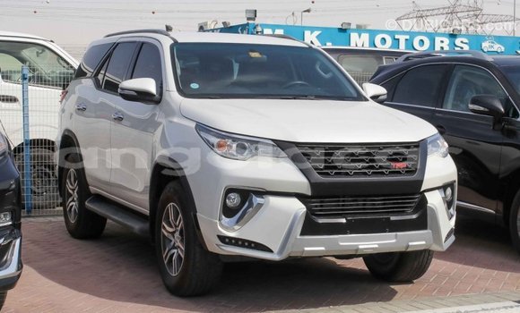 Comprar Importar Toyota Fortuner Branco Carro em Import - Dubai em Bengo Province Comprar Importar Toyota Fortuner Branco Carro em Import - Dubai em Bengo Province