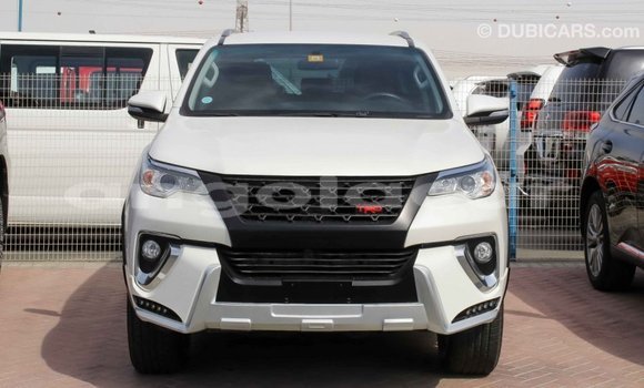 Comprar Importar Toyota Fortuner Branco Carro em Import - Dubai em Bengo Province Comprar Importar Toyota Fortuner Branco Carro em Import - Dubai em Bengo Province