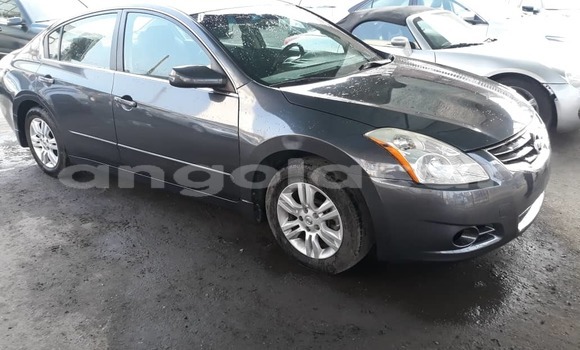 Comprar Usado Nissan Altima Outro Carro em Luanda em Luanda Province