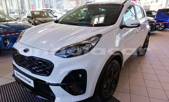 Buy Used Kia Sportage White Car in Luanda in Luanda Province