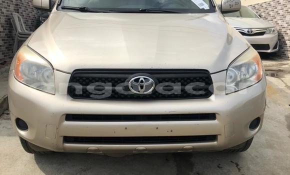 Comprar Usado Toyota RAV4 Outro Carro em Luena em Moxico Comprar Usado Toyota RAV4 Outro Carro em Luena em Moxico