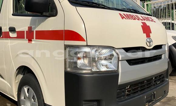 Comprar Usado Toyota Hiace Outro Carro em N'zeto em Zaire