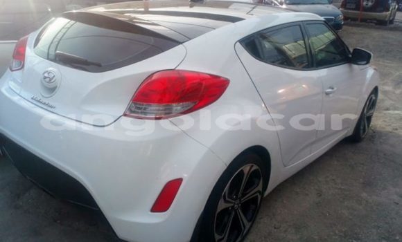 Comprar Usado Hyundai Veloster Branco Carro em N'zeto em Zaire Comprar Usado Hyundai Veloster Branco Carro em N'zeto em Zaire