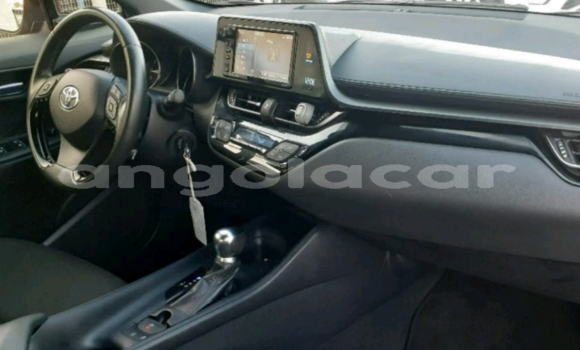 Acheter Neuf Voiture Toyota C-HR Rouge à Luanda, Province de Luanda Acheter Neuf Voiture Toyota C-HR Rouge à Luanda, Province de Luanda