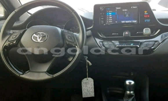 Acheter Neuf Voiture Toyota C-HR Rouge à Luanda, Province de Luanda Acheter Neuf Voiture Toyota C-HR Rouge à Luanda, Province de Luanda