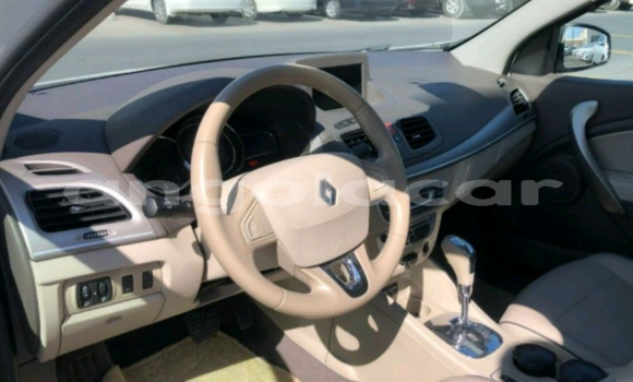 Buy Used Renault Fluence White Car in Luanda in Luanda Province Buy Used Renault Fluence White Car in Luanda in Luanda Province