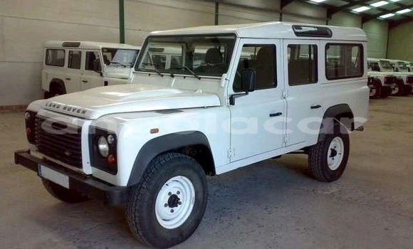 Comprar Usado Land Rover Defender Branco Carro em Benguela em Benguela Comprar Usado Land Rover Defender Branco Carro em Benguela em Benguela