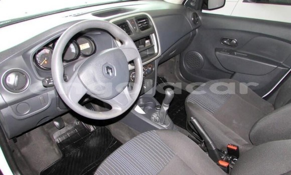 Comprar Usado Renault Sandero Branco Carro em Moçâmedes em Namibe Province Comprar Usado Renault Sandero Branco Carro em Moçâmedes em Namibe Province