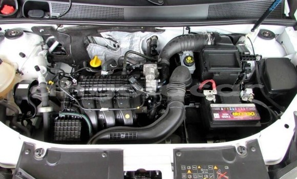 Comprar Usado Renault Sandero Branco Carro em Moçâmedes em Namibe Province Comprar Usado Renault Sandero Branco Carro em Moçâmedes em Namibe Province