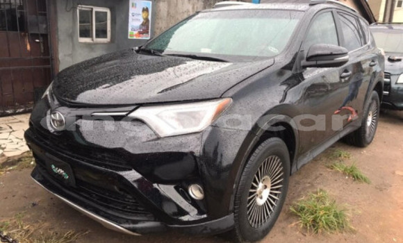 Comprar Usado Toyota RAV4 Preto Carro em N'zeto em Zaire Comprar Usado Toyota RAV4 Preto Carro em N'zeto em Zaire