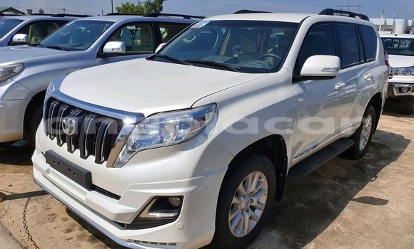 Comprar Usado Toyota Prado Branco Carro em N'zeto em Zaire Comprar Usado Toyota Prado Branco Carro em N'zeto em Zaire