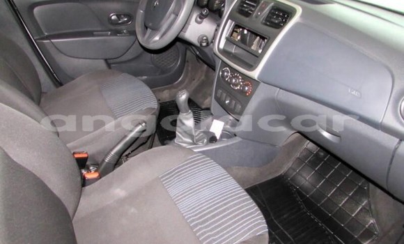 Buy Used Renault Sandero White Car in N'zeto in Zaire Buy Used Renault Sandero White Car in N'zeto in Zaire