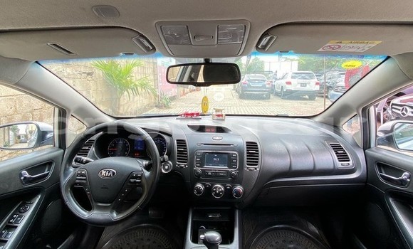 Comprar Usado Kia Cerato Outro Carro em N'zeto em Zaire Comprar Usado Kia Cerato Outro Carro em N'zeto em Zaire