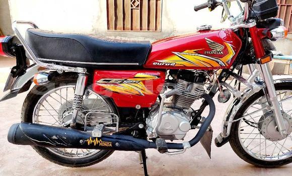 Comprar Usado Honda CD Vermelho Moto em Caxito em Bengo