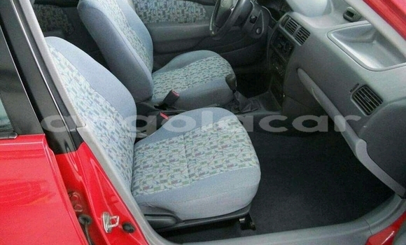 Comprar Usado Toyota Starlet Vermelho Carro em N'zeto em Zaire Comprar Usado Toyota Starlet Vermelho Carro em N'zeto em Zaire