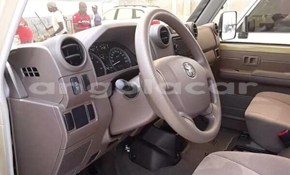 Comprar Usado Toyota Land Cruiser Outro Carro em N'zeto em Zaire Comprar Usado Toyota Land Cruiser Outro Carro em N'zeto em Zaire