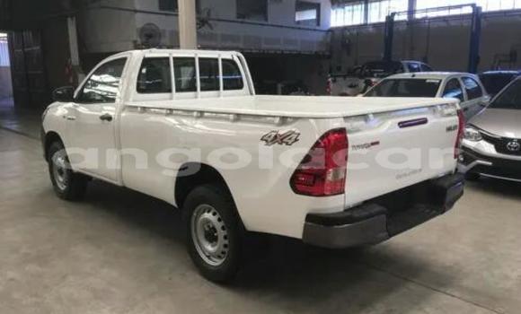 Buy Used Toyota Hilux White Car in Benguela in Benguela Buy Used Toyota Hilux White Car in Benguela in Benguela