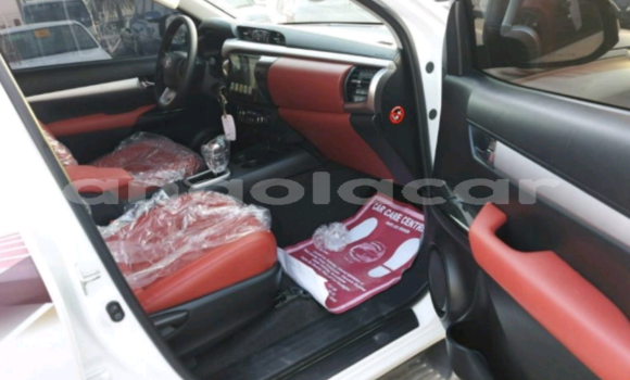 Buy Used Toyota Hilux White Car in Luanda in Luanda Province Buy Used Toyota Hilux White Car in Luanda in Luanda Province