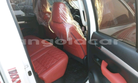 Buy Used Toyota Hilux White Car in Luanda in Luanda Province Buy Used Toyota Hilux White Car in Luanda in Luanda Province