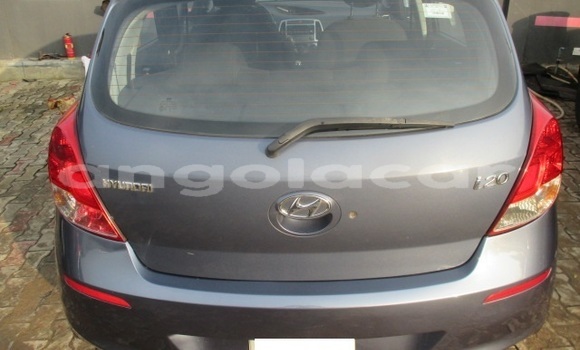 Comprar Usado Hyundai i20 Prata Carro em N'zeto em Zaire Comprar Usado Hyundai i20 Prata Carro em N'zeto em Zaire