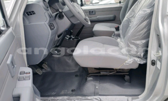 Comprar Usado Toyota Land Cruiser Outro Carro em Luanda em Luanda Province Comprar Usado Toyota Land Cruiser Outro Carro em Luanda em Luanda Province