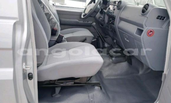 Comprar Usado Toyota Land Cruiser Outro Carro em Luanda em Luanda Province Comprar Usado Toyota Land Cruiser Outro Carro em Luanda em Luanda Province