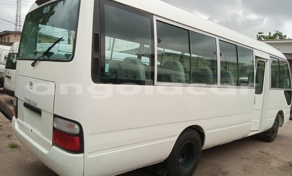Comprar Usado Toyota Coaster Branco Carro em N'zeto em Zaire Comprar Usado Toyota Coaster Branco Carro em N'zeto em Zaire