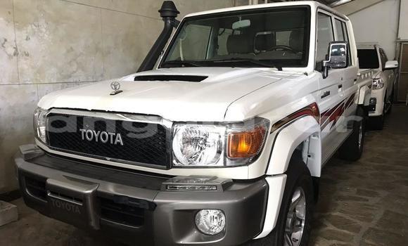 Comprar Usado Toyota Land Cruiser Branco Carro em N'zeto em Zaire Comprar Usado Toyota Land Cruiser Branco Carro em N'zeto em Zaire