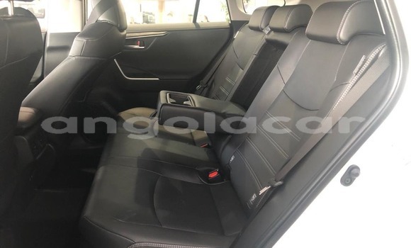 Comprar Usado Toyota RAV4 Branco Carro em Namibe em Namibe Province Comprar Usado Toyota RAV4 Branco Carro em Namibe em Namibe Province
