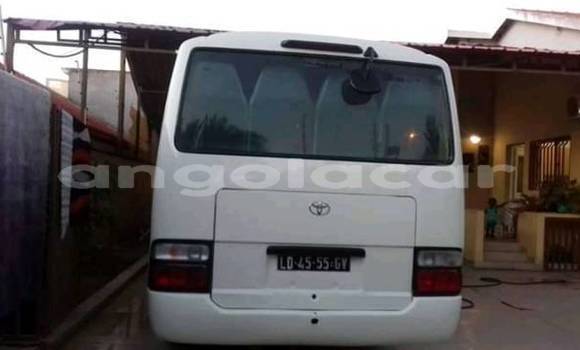 Comprar Novo Toyota Coaster Branco Carro em Caxito em Bengo Comprar Novo Toyota Coaster Branco Carro em Caxito em Bengo