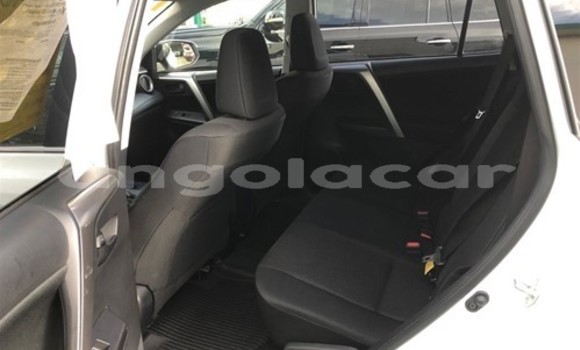 Comprar Usado Toyota RAV4 Branco Carro em Lobito em Benguela Comprar Usado Toyota RAV4 Branco Carro em Lobito em Benguela
