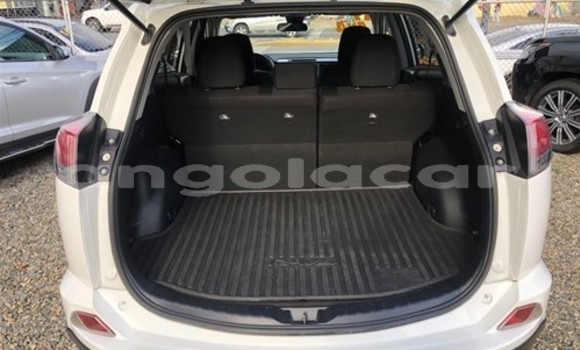 Comprar Usado Toyota RAV4 Branco Carro em Lobito em Benguela Comprar Usado Toyota RAV4 Branco Carro em Lobito em Benguela