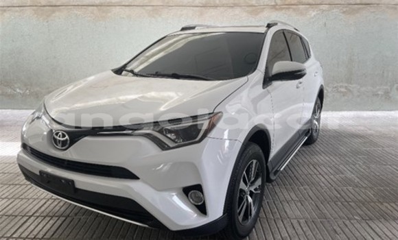 Comprar Usado Toyota RAV4 Branco Carro em Lobito em Benguela